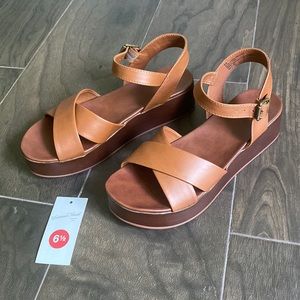 Universal Thread Womens Billi Platform Sandals, Cognac Size 6 1/2